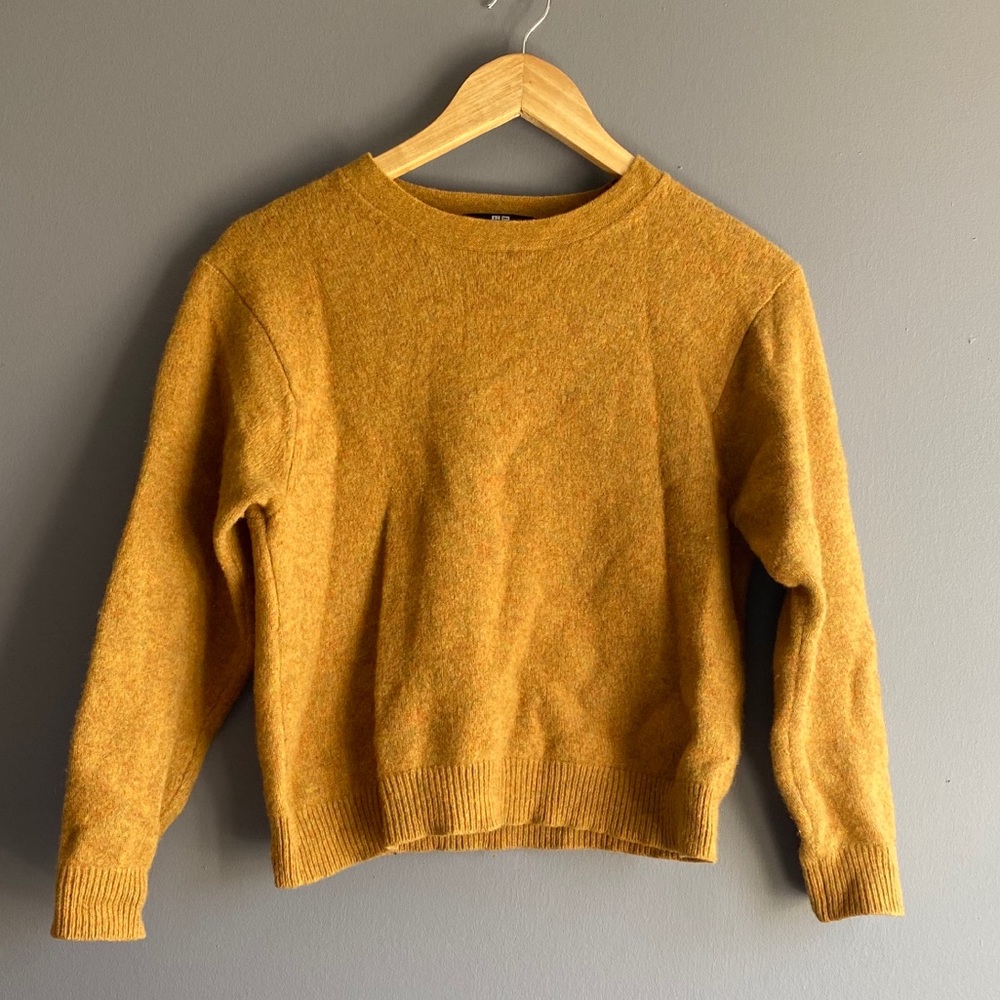 100% WOOL Uniqlo Sweater